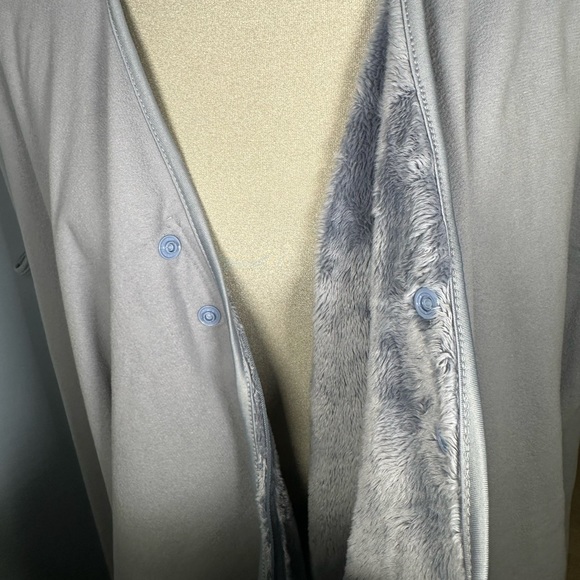 Imported Konny Baby bundle winter baby-wearing cover super plush and like new - Picture 13 of 13